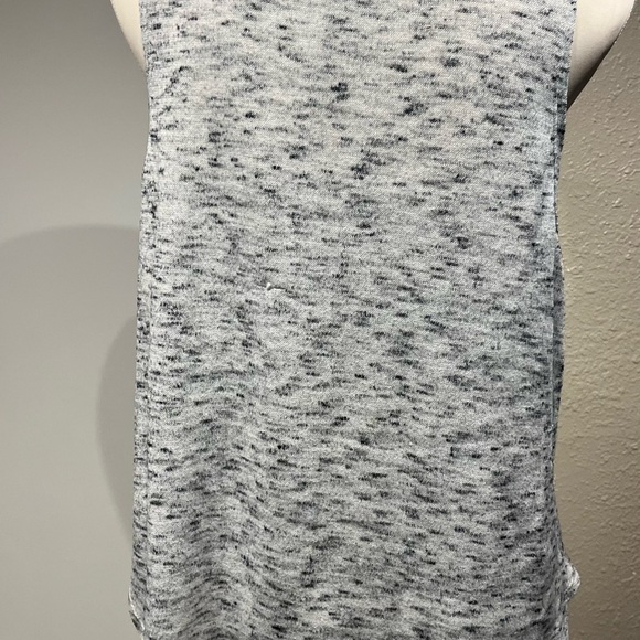 Wound Up Gray Sleeveless Muscle Tee Relaxed Fit - Picture 9 of 16